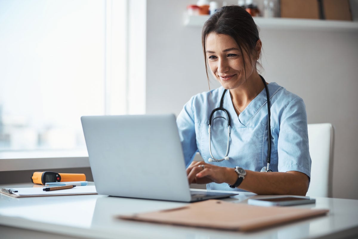 doctor-on-laptop